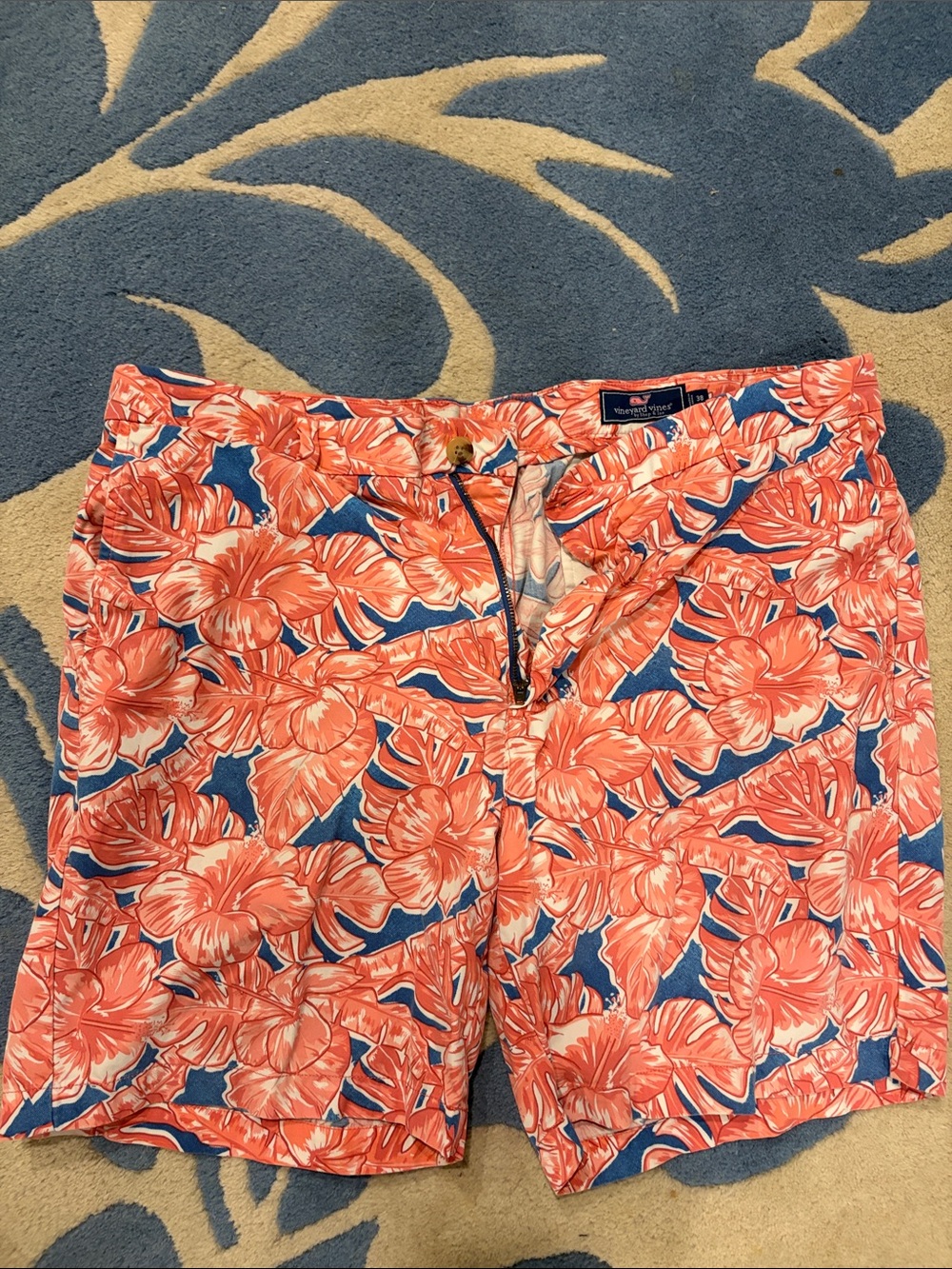 Vineyard Vines Coral and Blue Floral Bermuda Shorts Size 38